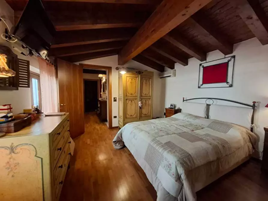Immagine 25 di Appartamento in vendita  a Villafranca Di Verona