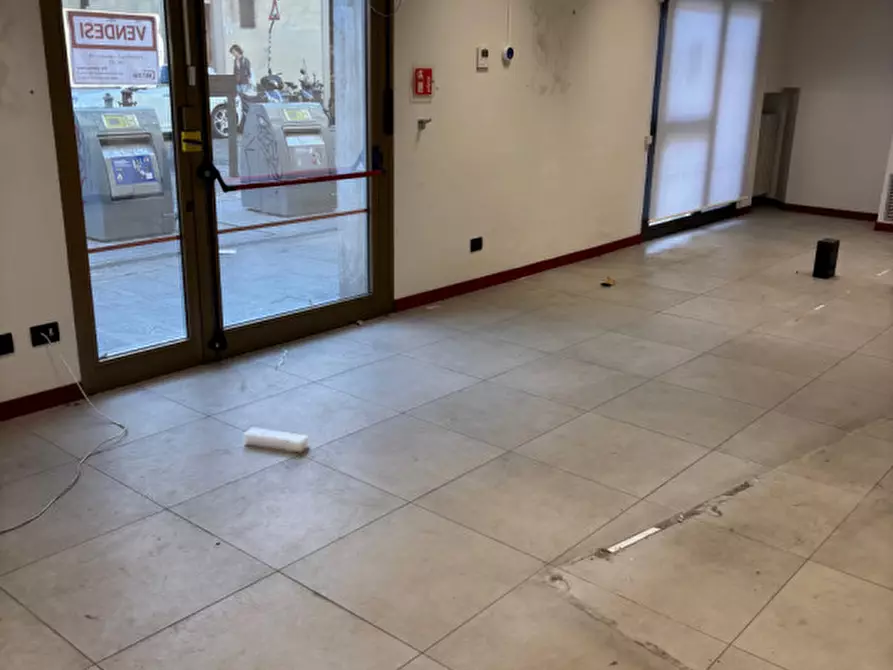 Immagine 7 di Negozio in affitto  in PIAZZA MASSIMO D'AZEGLIO a Firenze