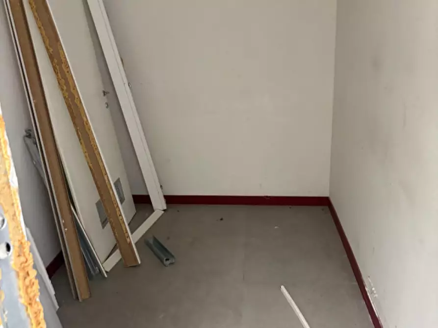 Immagine 14 di Negozio in affitto  in PIAZZA MASSIMO D'AZEGLIO a Firenze