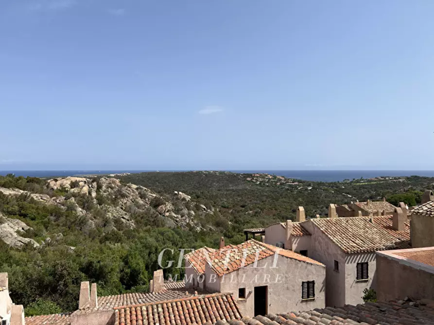 Immagine 1 di Appartamento in vendita  in Via Orecchioni a Arzachena