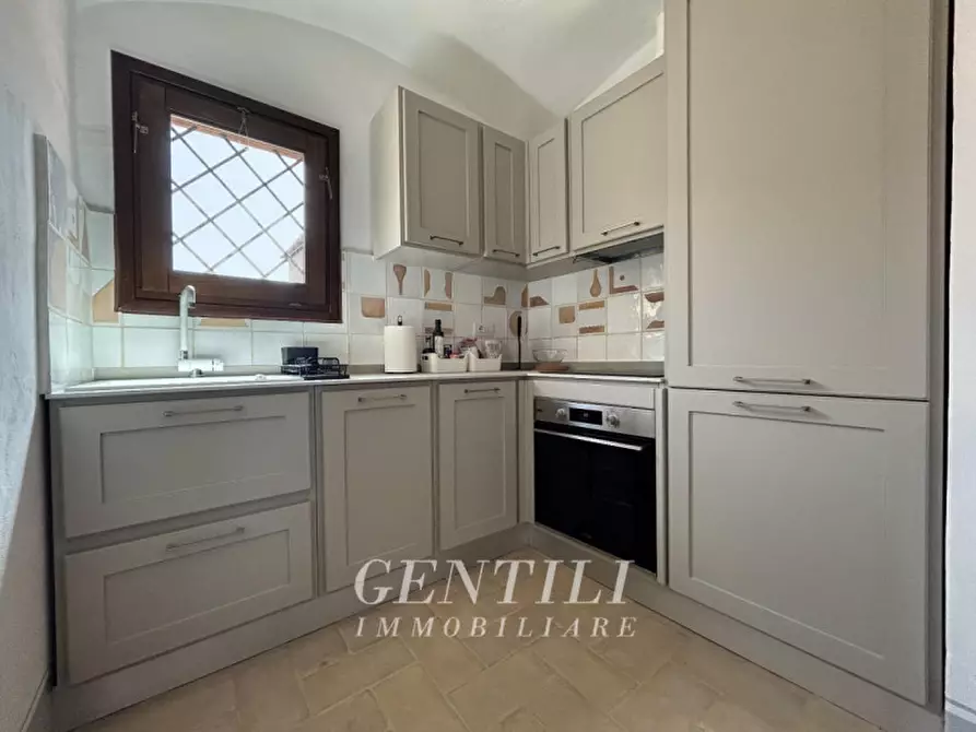 Immagine 6 di Appartamento in vendita  in Via Orecchioni a Arzachena