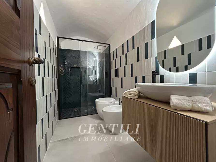 Immagine 10 di Appartamento in vendita  in Via Orecchioni a Arzachena