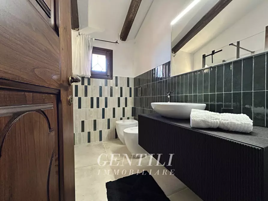 Immagine 15 di Appartamento in vendita  in Via Orecchioni a Arzachena