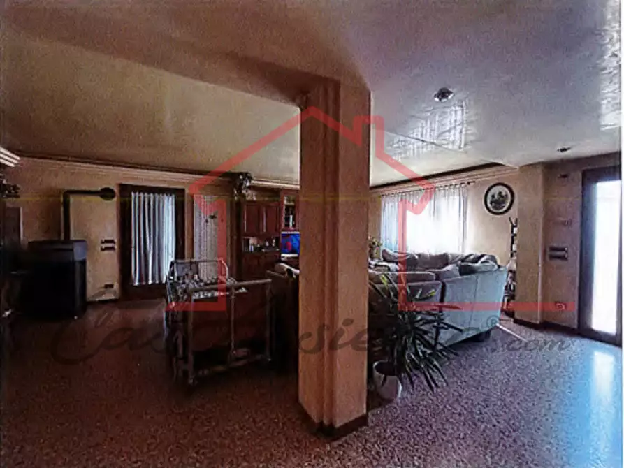 Immagine 3 di Casa indipendente in vendita  in Via Ortigara a San Martino Di Lupari