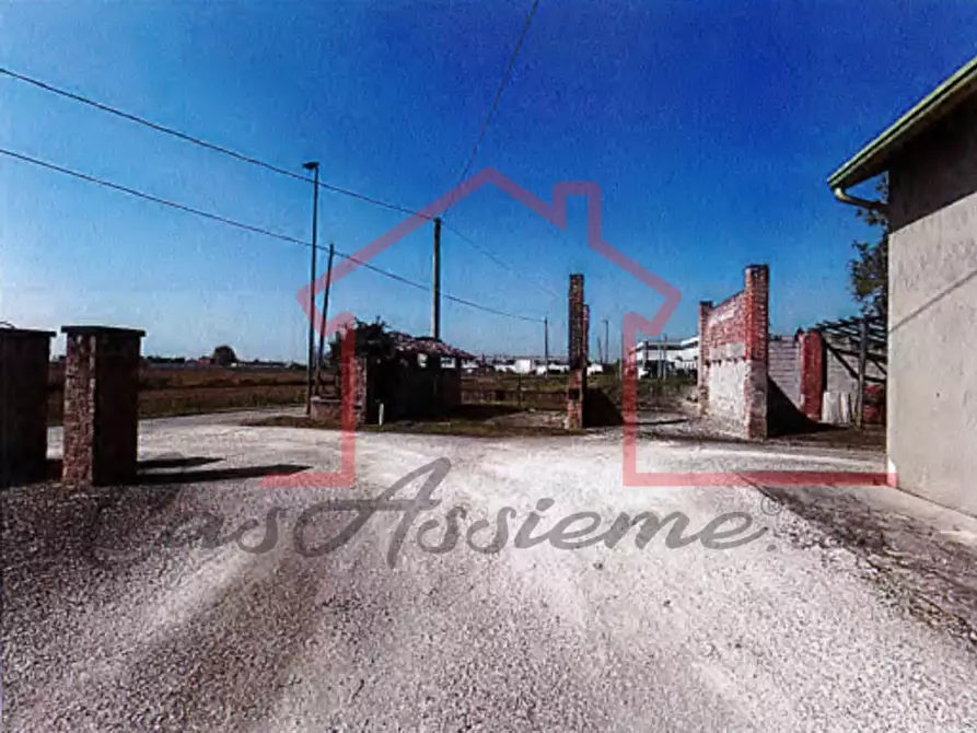 Immagine 18 di Casa indipendente in vendita  in Via Ortigara a San Martino Di Lupari