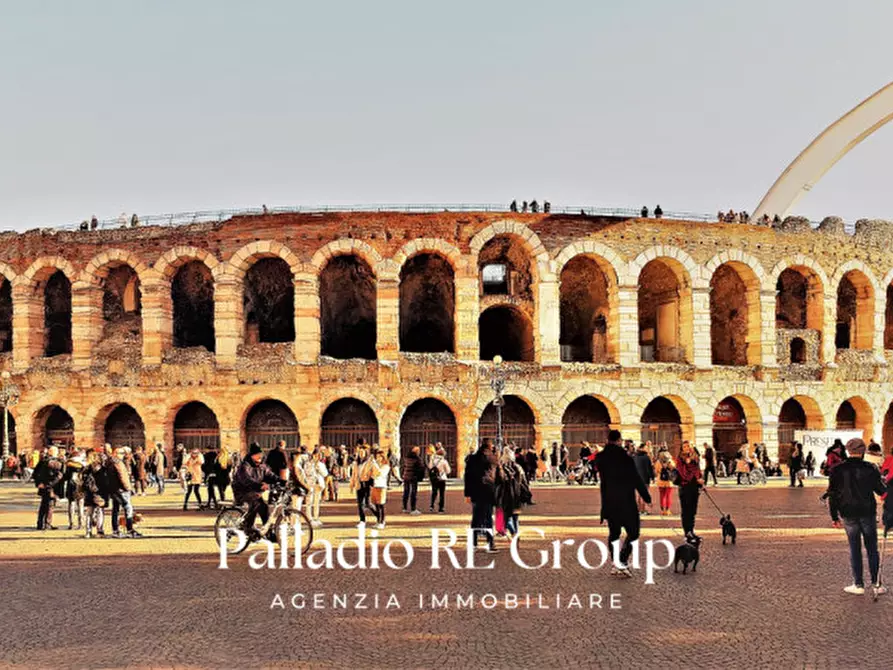 Immagine 10 di Negozio in vendita  in Via Mazzini 17 a Verona