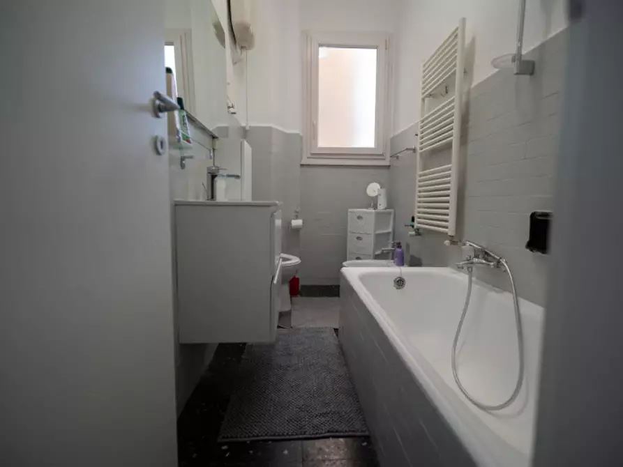 Immagine 6 di Appartamento in vendita  in VIA ALLORI a Firenze