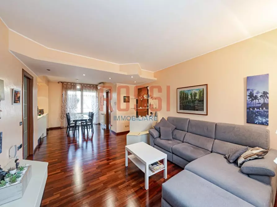 Immagine 4 di Appartamento in vendita  in VIA RIVA a Monza