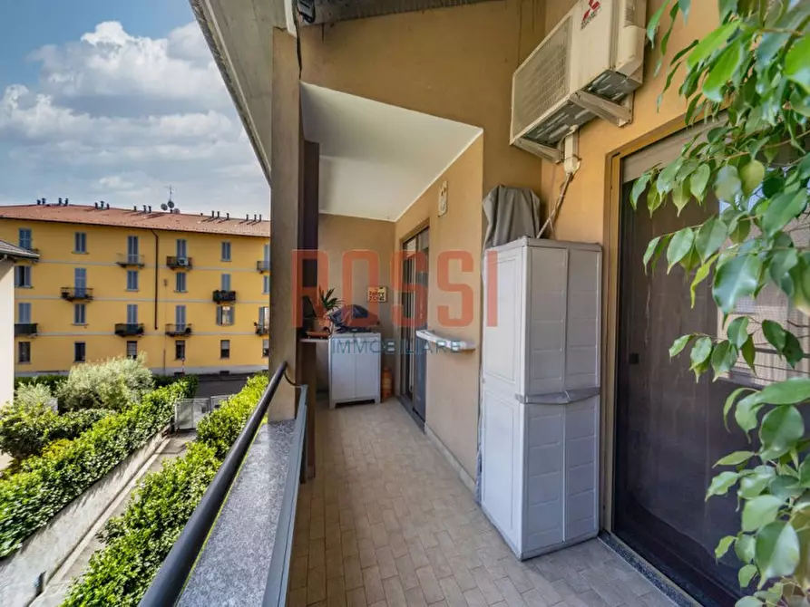 Immagine 8 di Appartamento in vendita  in VIA RIVA a Monza