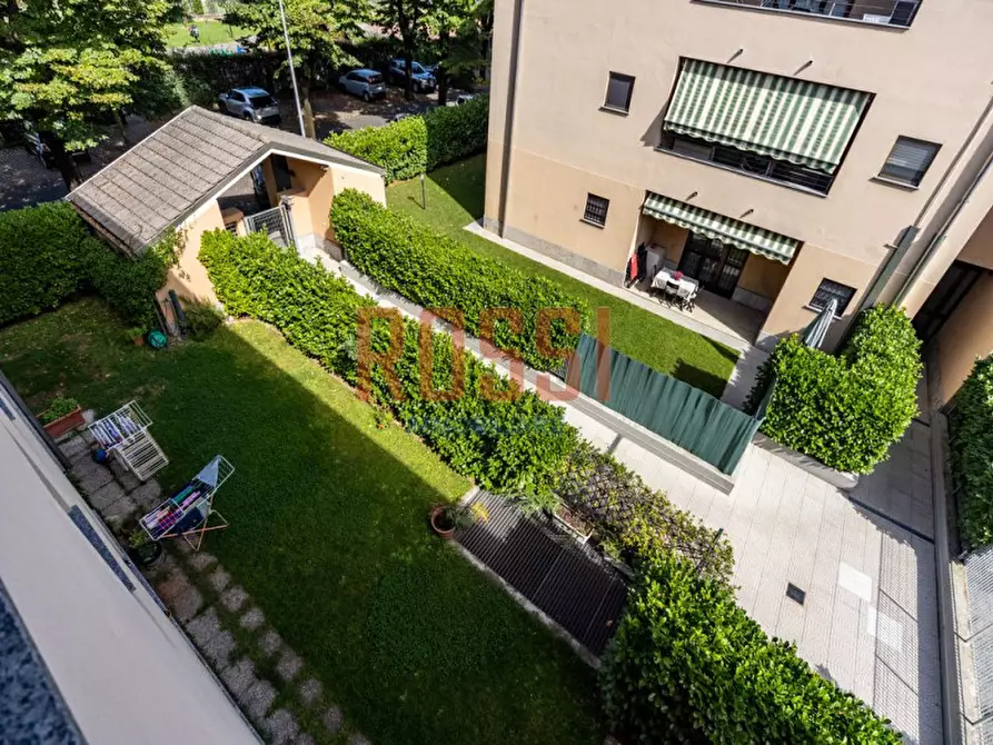 Immagine 9 di Appartamento in vendita  in VIA RIVA a Monza