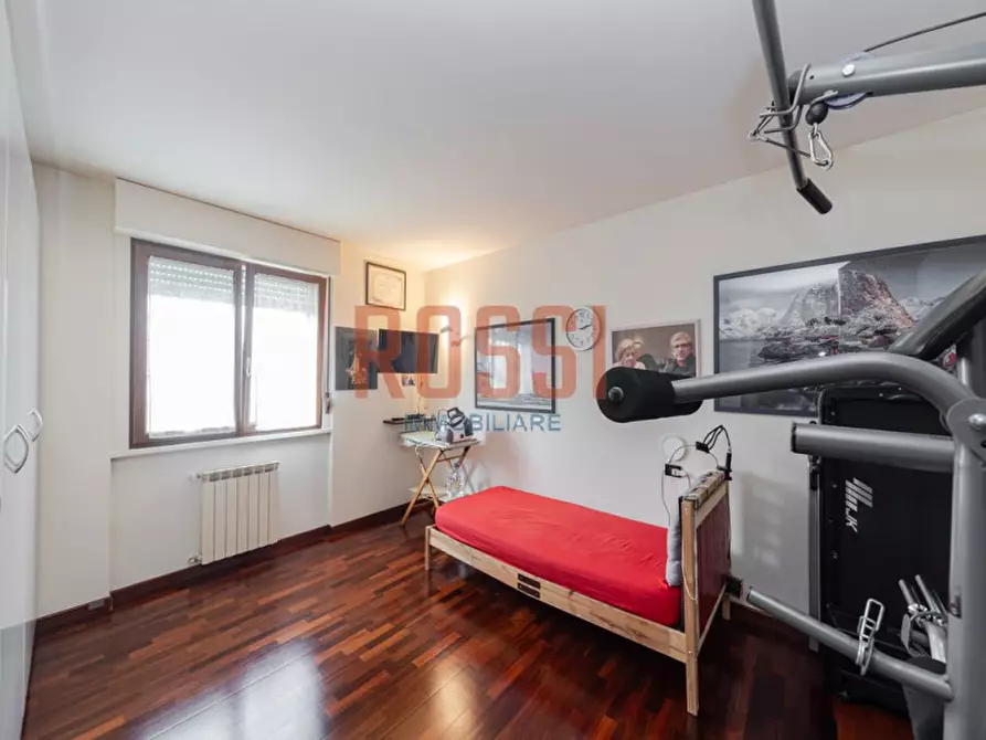 Immagine 12 di Appartamento in vendita  in VIA RIVA a Monza