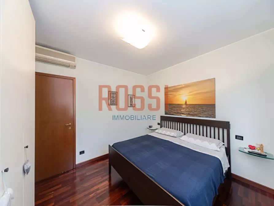 Immagine 17 di Appartamento in vendita  in VIA RIVA a Monza