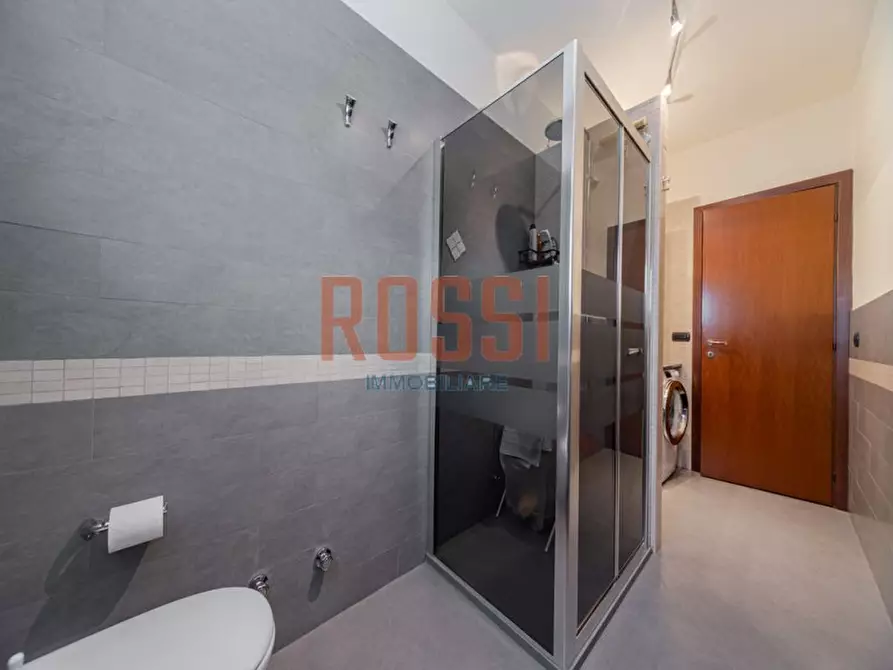 Immagine 19 di Appartamento in vendita  in VIA RIVA a Monza