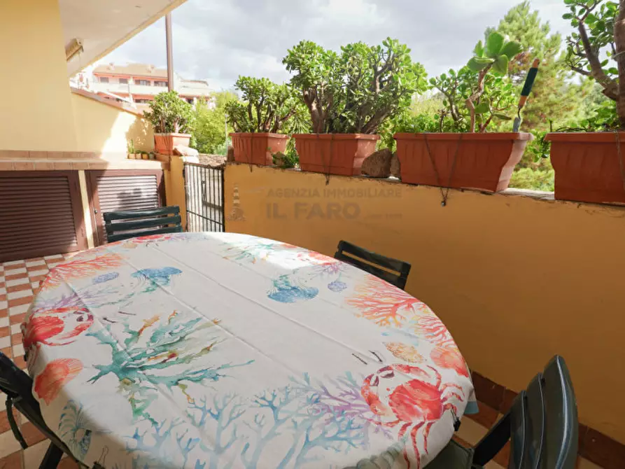 Immagine 2 di Appartamento in vendita  in Via Cala Chiesa a La Maddalena