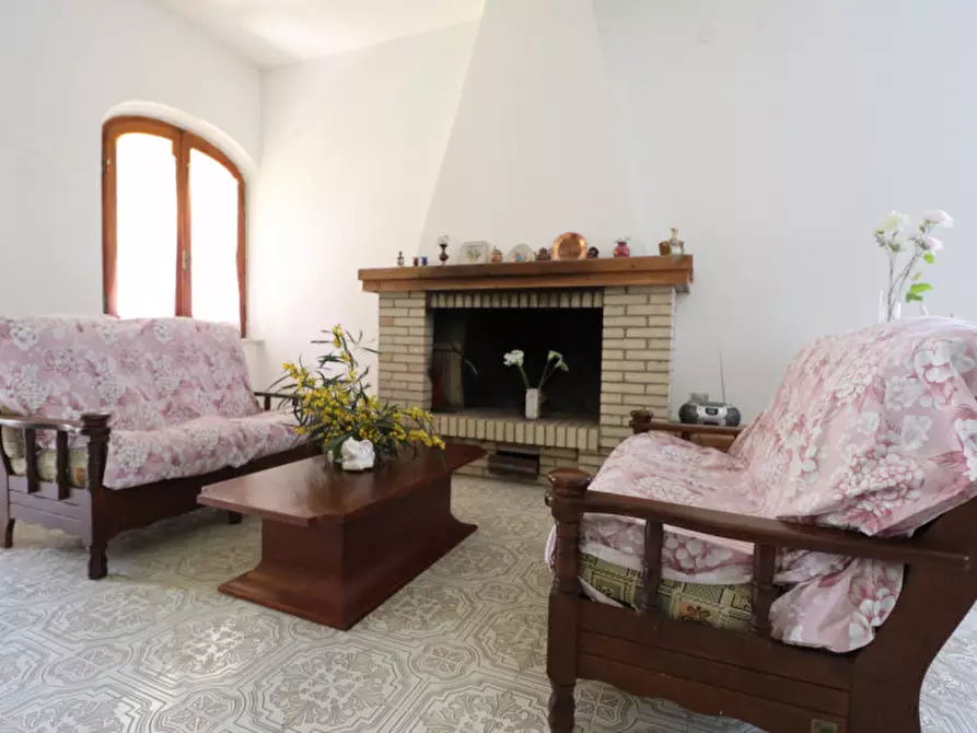 Immagine 3 di Casa indipendente in vendita  in Strada Saturno 5 a Pula