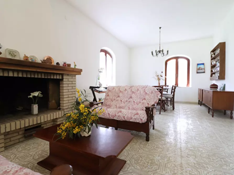 Immagine 4 di Casa indipendente in vendita  in Strada Saturno 5 a Pula