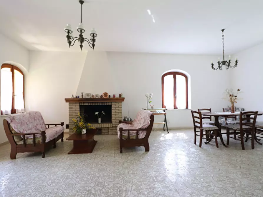 Immagine 5 di Casa indipendente in vendita  in Strada Saturno 5 a Pula