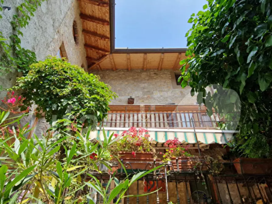 Immagine 2 di Villetta a schiera in vendita  in Piovere a Tignale