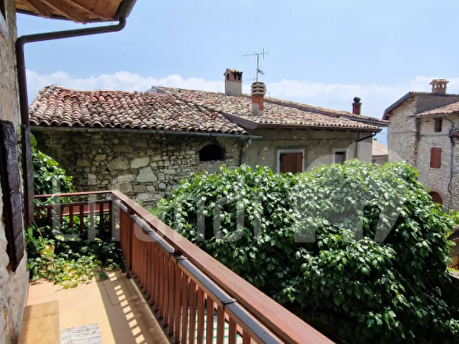 Immagine 3 di Villetta a schiera in vendita  in Piovere a Tignale