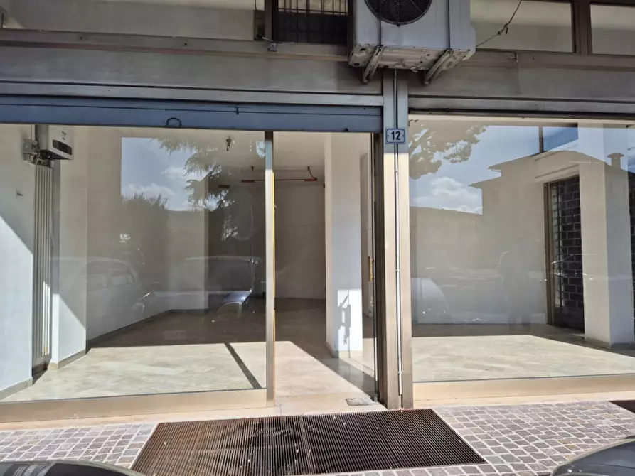 Immagine 3 di Negozio in vendita  in Viale Venezia 6 a Cassola