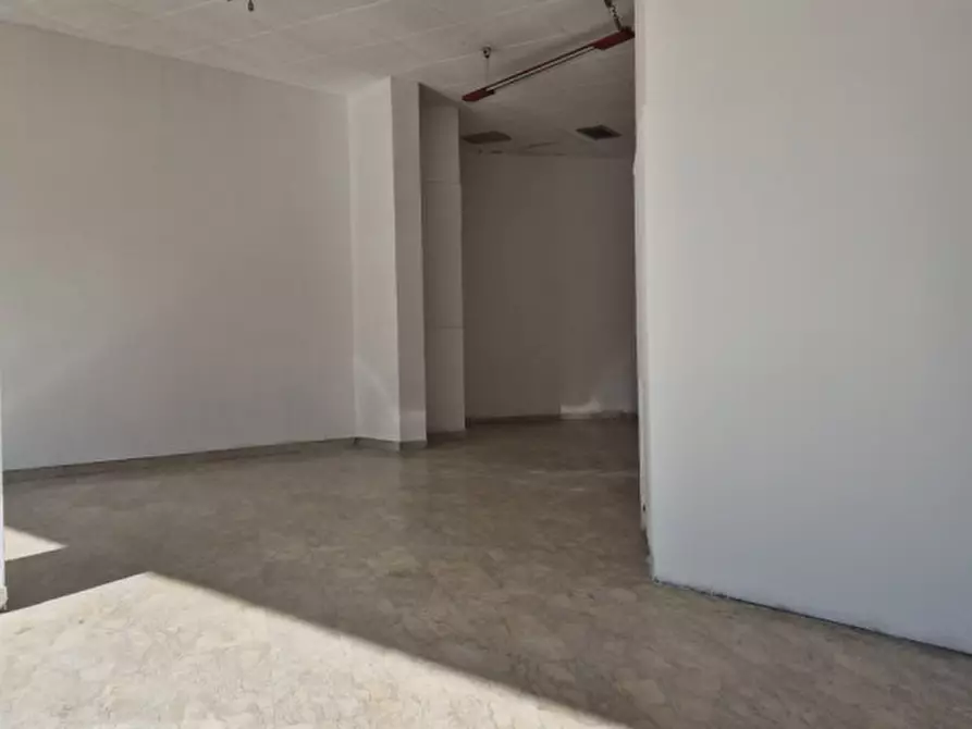 Immagine 6 di Negozio in vendita  in Viale Venezia 6 a Cassola