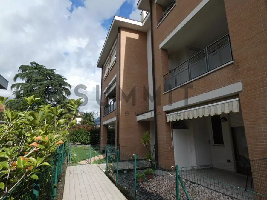 Immagine 1 di Appartamento in vendita  in Via Tuzzi a Schio