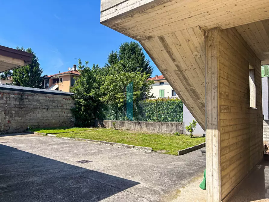 Immagine 1 di Appartamento in vendita  in Via Repubblica a Curno
