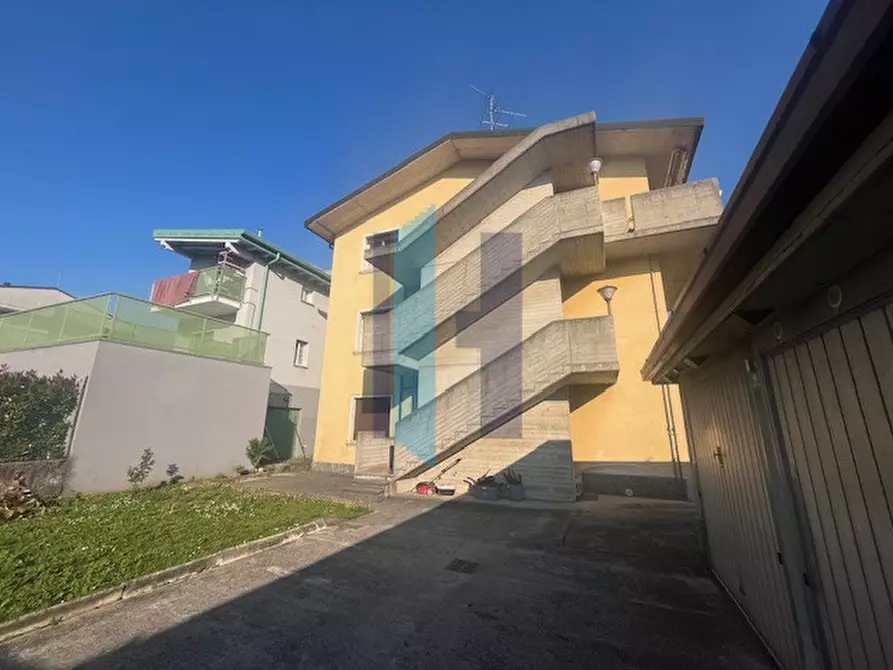 Immagine 3 di Appartamento in vendita  in Via Repubblica a Curno