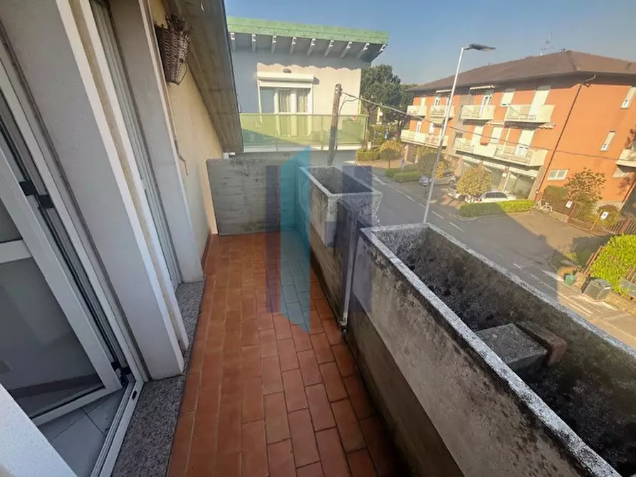 Immagine 15 di Appartamento in vendita  in Via Repubblica a Curno