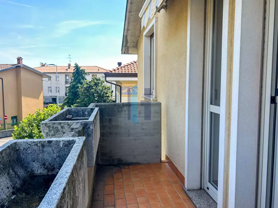 Immagine 18 di Appartamento in vendita  in Via Repubblica a Curno