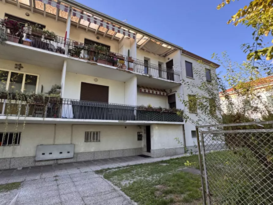 Immagine 1 di Appartamento in vendita  in Stra Via Mazzini a Stra