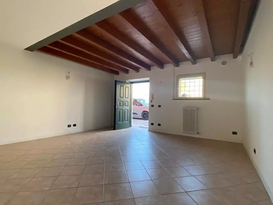 Immagine 2 di Appartamento in vendita  a Mozzecane