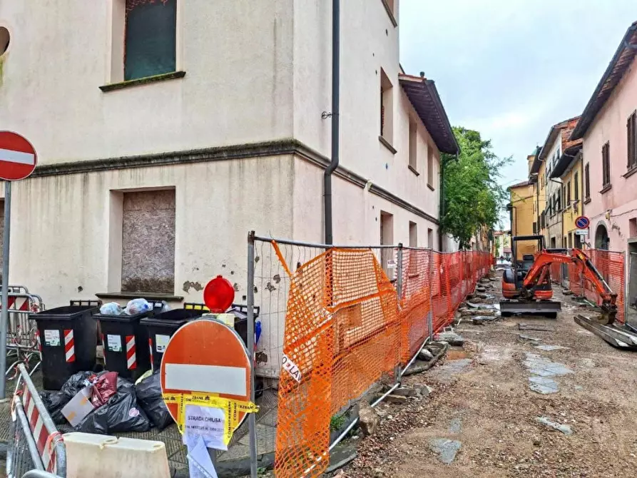 Immagine 3 di Palazzo in vendita  in Via Mazzini, 56022 Castelfranco di Sotto PI, Italia a Castelfranco Di Sotto