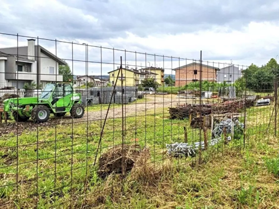 Immagine 3 di Terreno in vendita  in Via Risorgimento, 36040 Sarego VI, Italia a Sarego