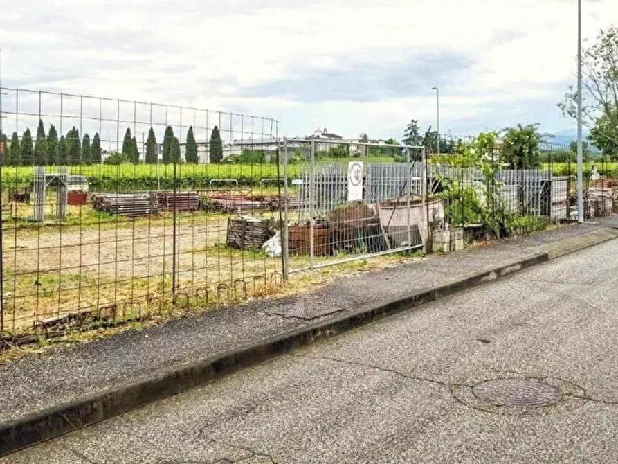Immagine 4 di Terreno in vendita  in Via Risorgimento, 36040 Sarego VI, Italia a Sarego
