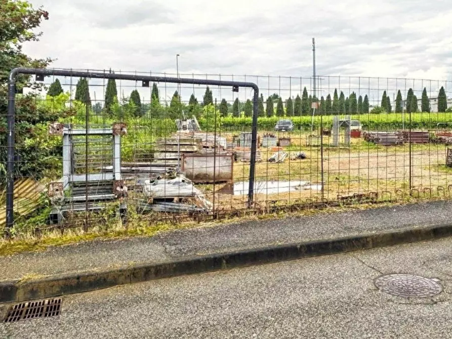 Immagine 1 di Terreno in vendita  in Via Risorgimento, 36040 Sarego VI, Italia a Sarego