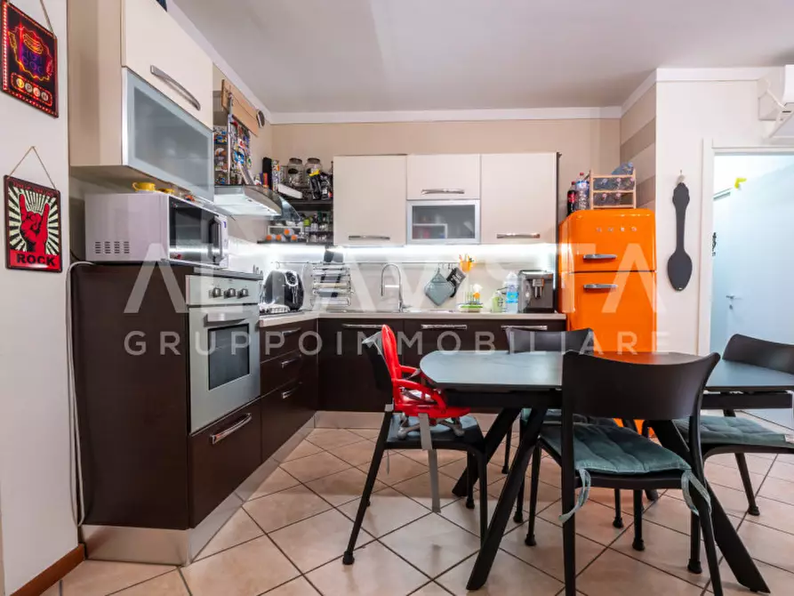 Immagine 4 di Appartamento in vendita  in via Pirandello a Montichiari