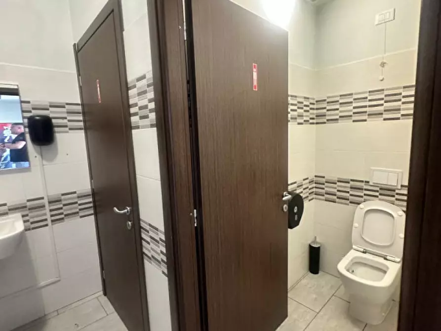 Immagine 6 di Attività commerciale in vendita  in via aurelia a Vado Ligure