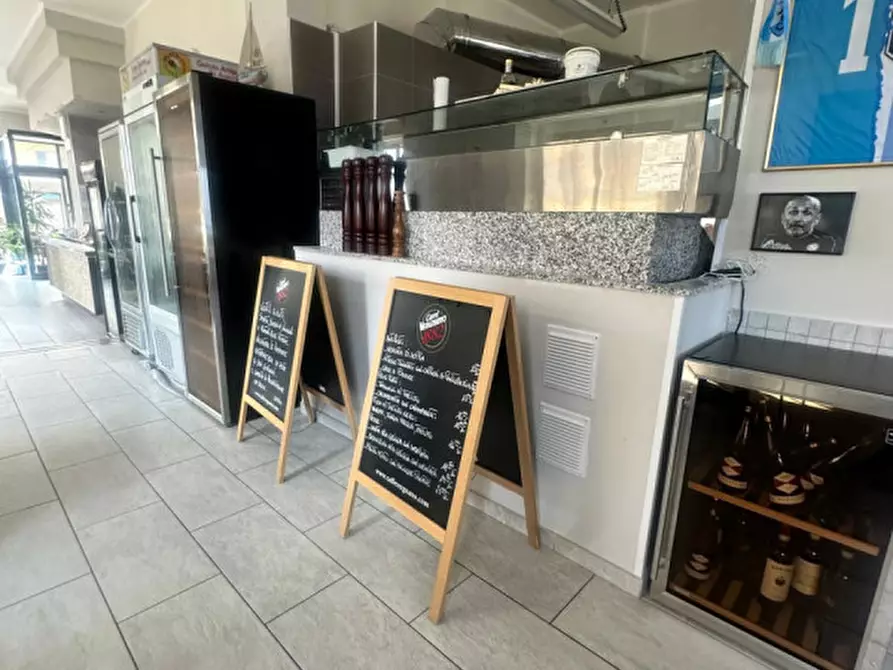Immagine 9 di Attività commerciale in vendita  in via aurelia a Vado Ligure