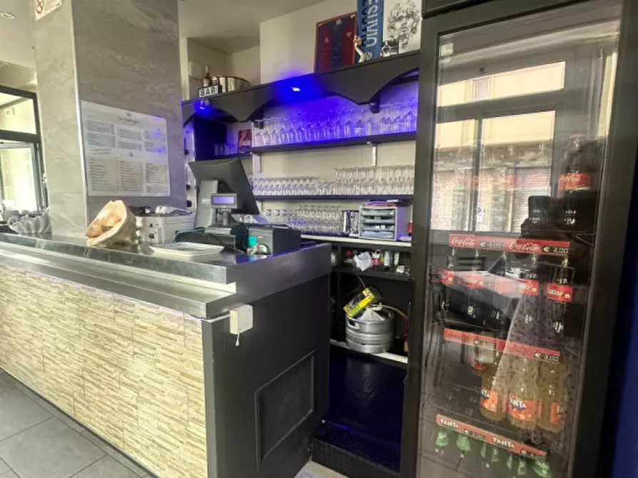 Immagine 10 di Attività commerciale in vendita  in via aurelia a Vado Ligure