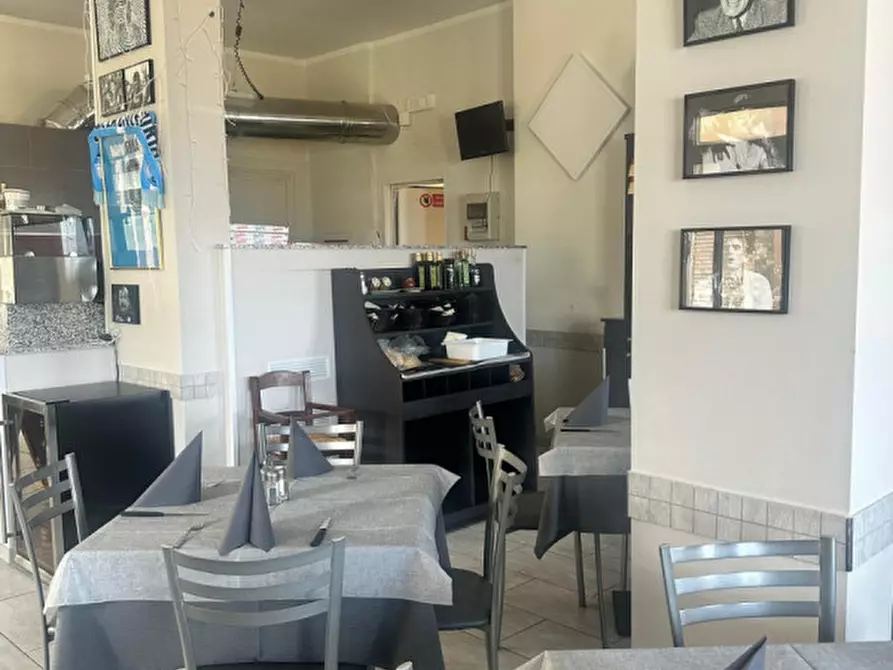 Immagine 11 di Attività commerciale in vendita  in via aurelia a Vado Ligure