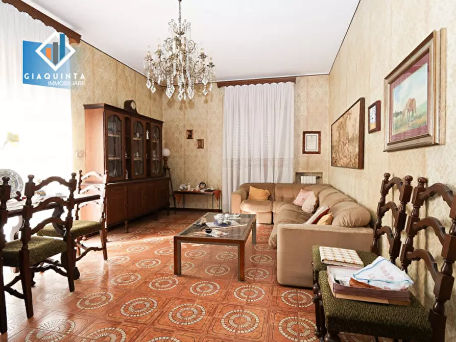 Immagine 1 di Appartamento in vendita  in Viale della Libertà n. 15 a Ramacca