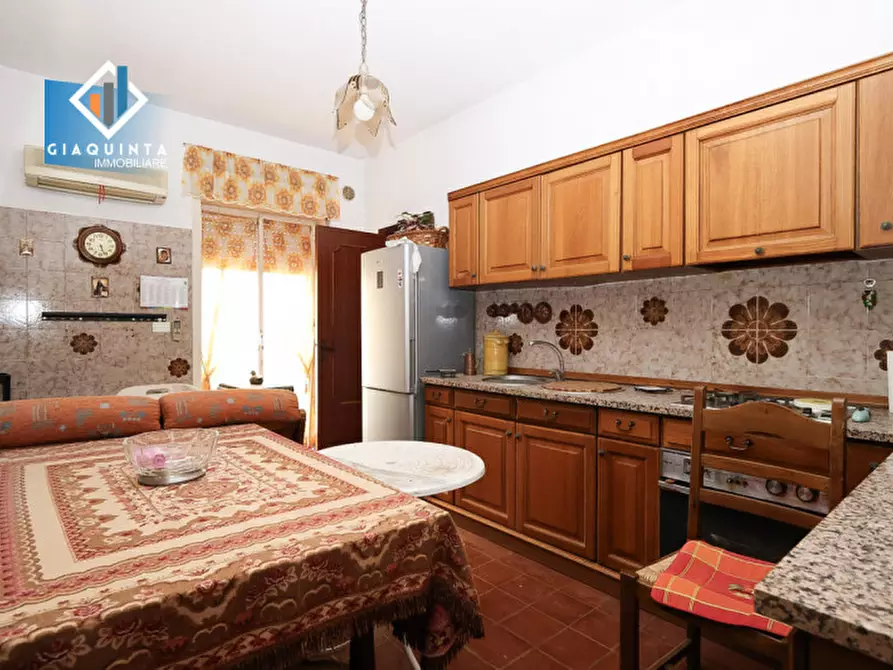 Immagine 2 di Appartamento in vendita  in Viale della Libertà n. 15 a Ramacca