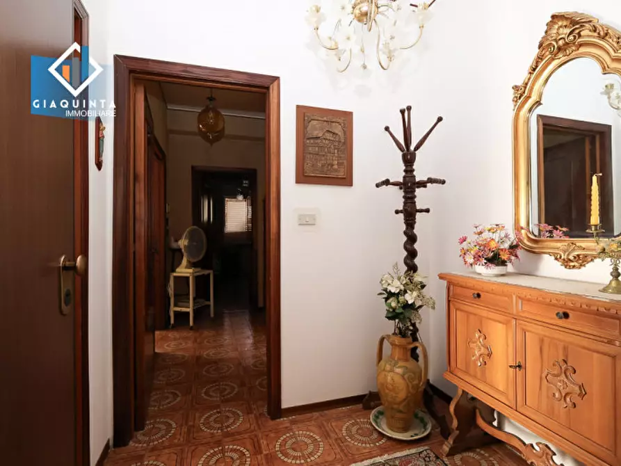 Immagine 14 di Appartamento in vendita  in Viale della Libertà n. 15 a Ramacca