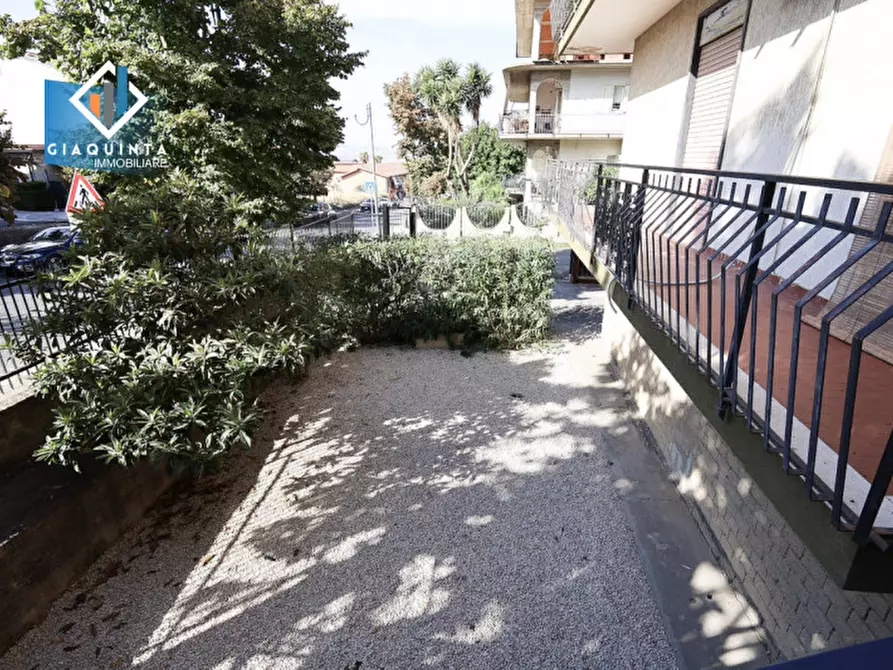 Immagine 15 di Appartamento in vendita  in Viale della Libertà n. 15 a Ramacca