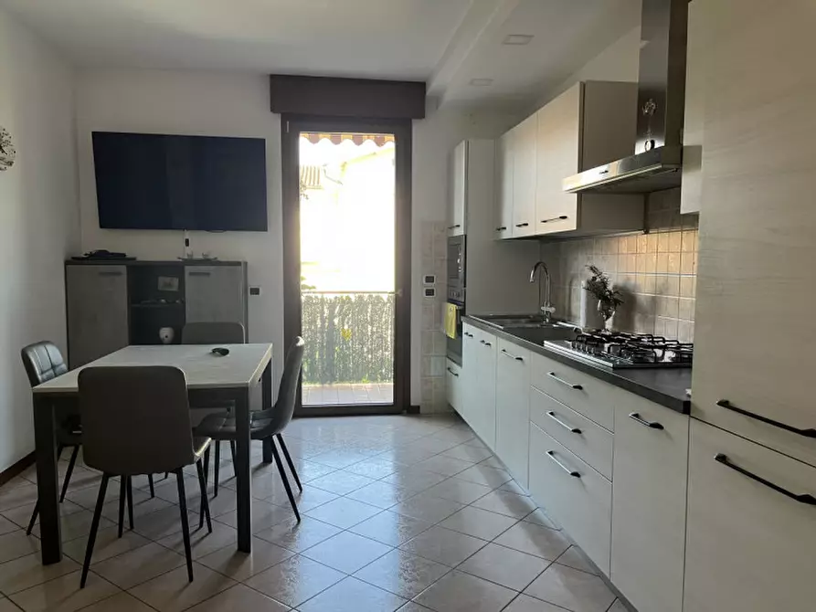 Immagine 3 di Appartamento in vendita  in Via Robert Kennedy a Sona