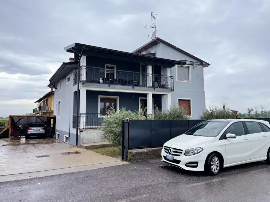 Immagine 2 di Appartamento in vendita  in via sant'antonio a Montichiari