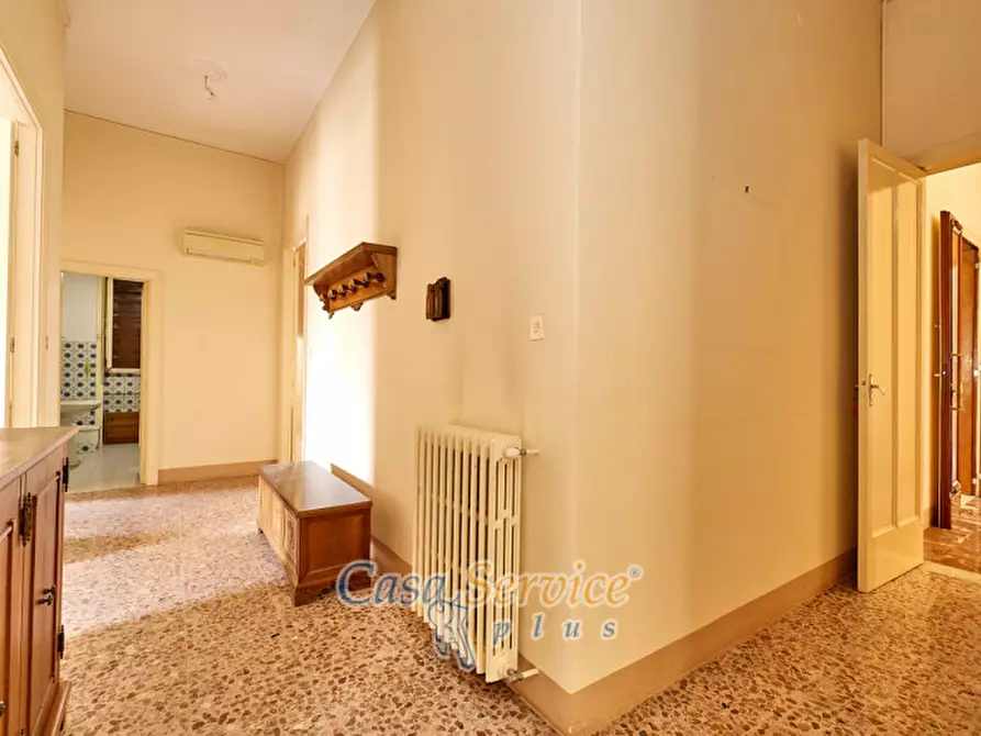 Immagine 21 di Palazzo in vendita  in Via San Pasquale a Parabita