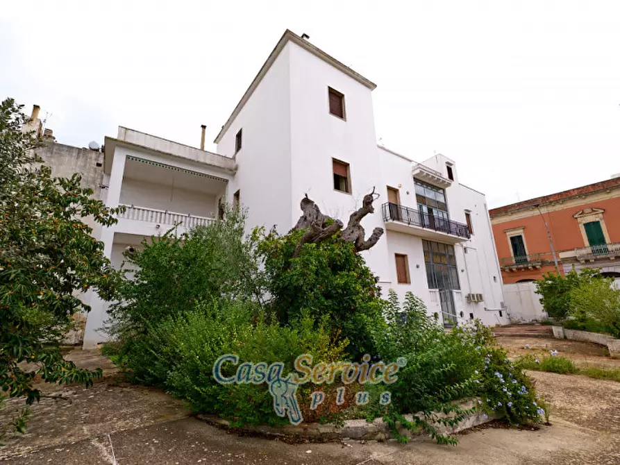 Immagine 29 di Palazzo in vendita  in Via San Pasquale a Parabita