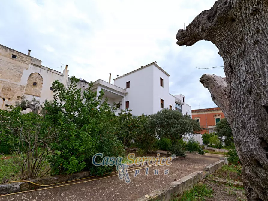 Immagine 31 di Palazzo in vendita  in Via San Pasquale a Parabita